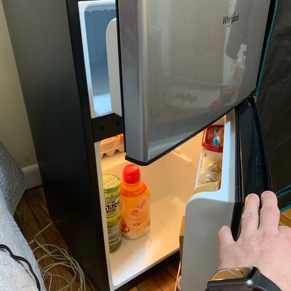 Mini fridge - Picture 3 of 3